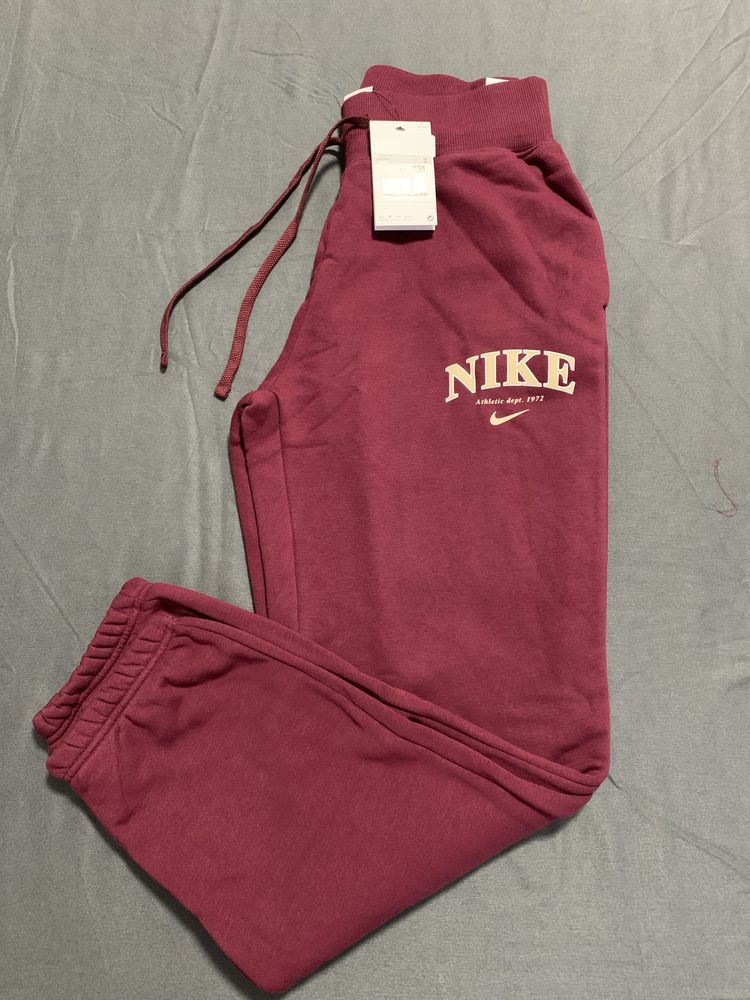 Pantaloni de damă Nike Oversize