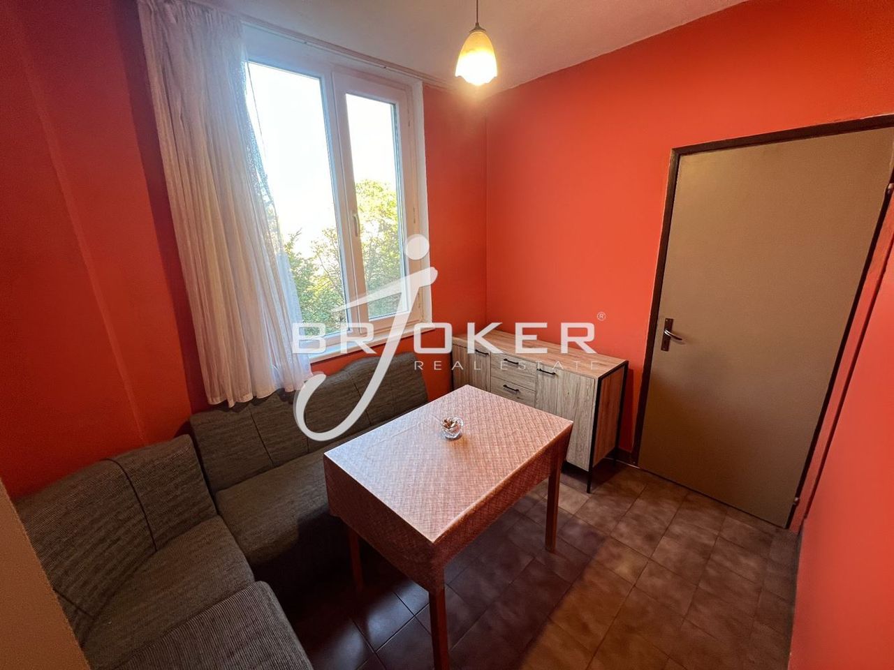 Продава се Тристаен апартамент в Кърджали, Център - 100 кв.м за 900 €/кв.м - Снимка #1