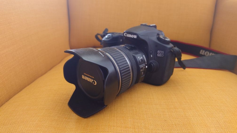 Canon 60D + обектив 17-85 + аксесоари