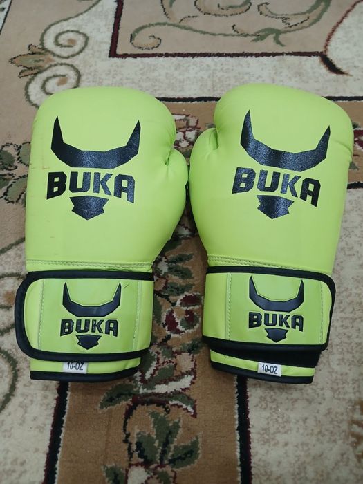 Бокс перчатка Buka