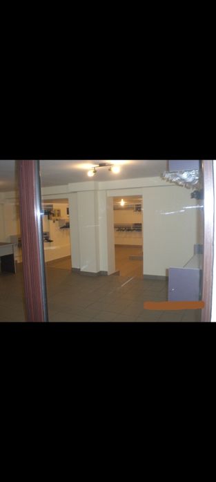 Închiriez Spațiu Comercial cu parcare mare Hidiselu de Jos