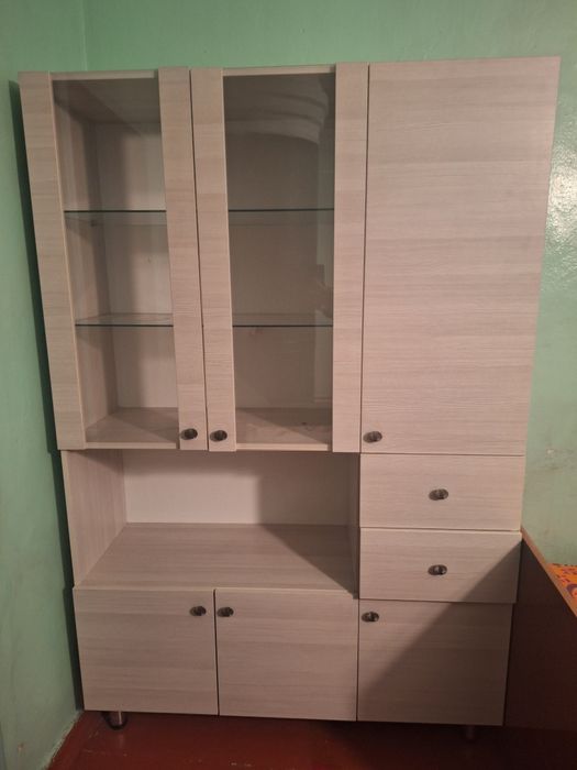 Продам комод и сервант