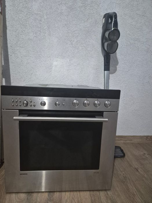 Фурна за вграждане Siemens HE89E54