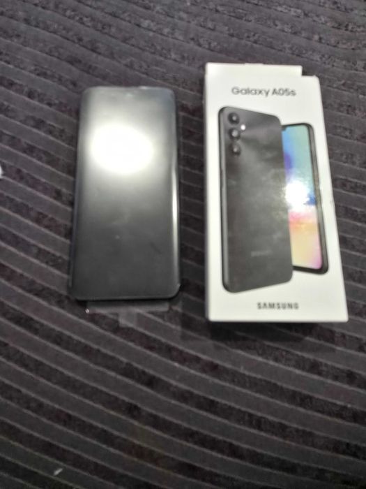 Самсунг А05s Чисто нов!!!