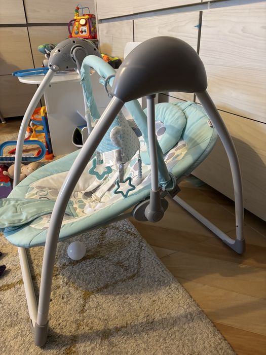 Leagăn bebeluși (funcționează la priză)