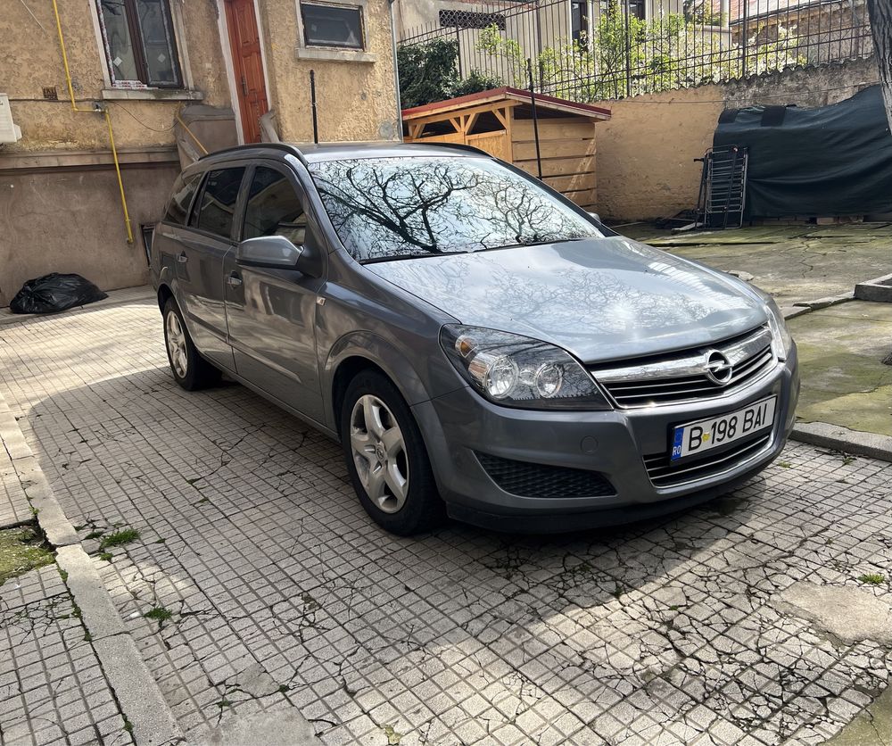 Dezmembrez opel astra h