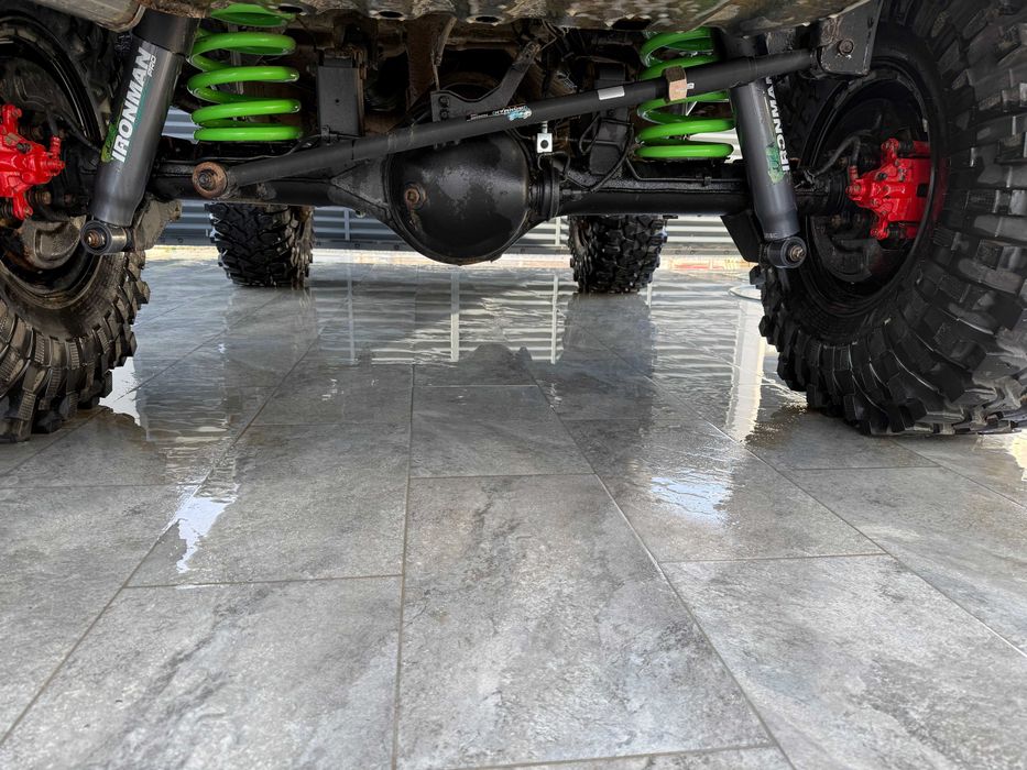 Vand Nissan Patrol 2007 - monstru Off-Road modificat extrem