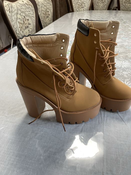 Женская Зимная и осенная обувь