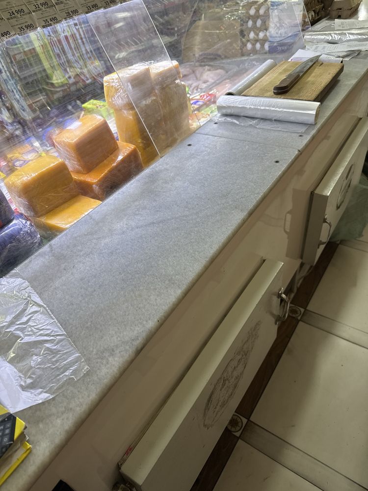 Xaladenik sotiladi xolati ideal yangidek ishlab turubti srochni sotila