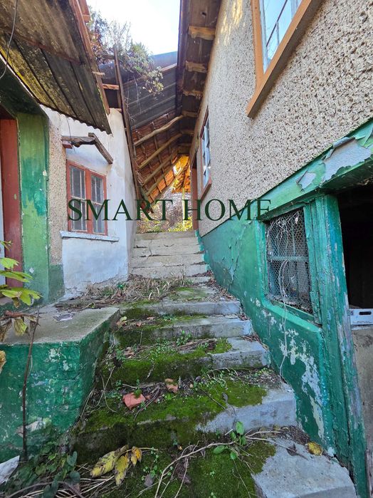 Двуетажна къща в с. Джулюница!