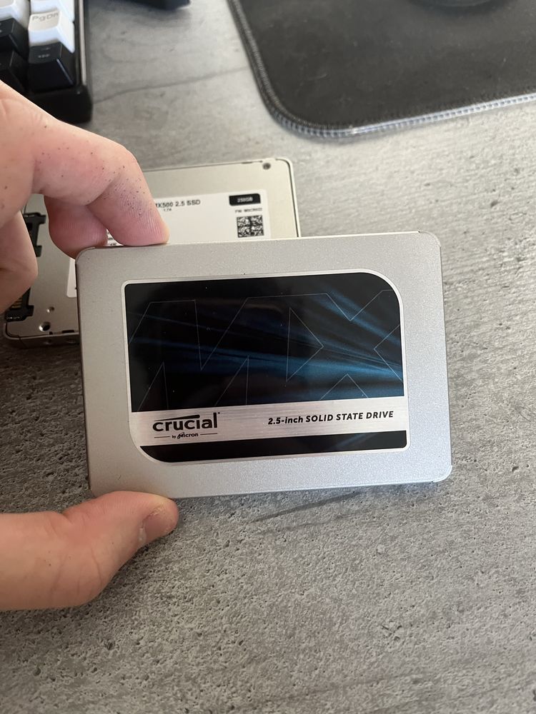 2 SSD Crucial 250GB