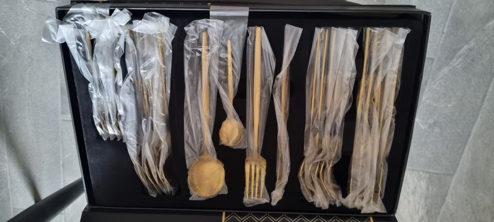 Set tacamuri auri noi