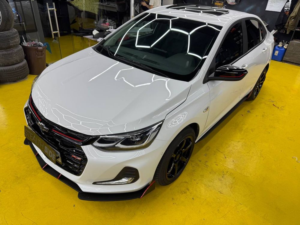 Chevrolet Onix в стиле StealthSide: от серого будня к стильному драйву