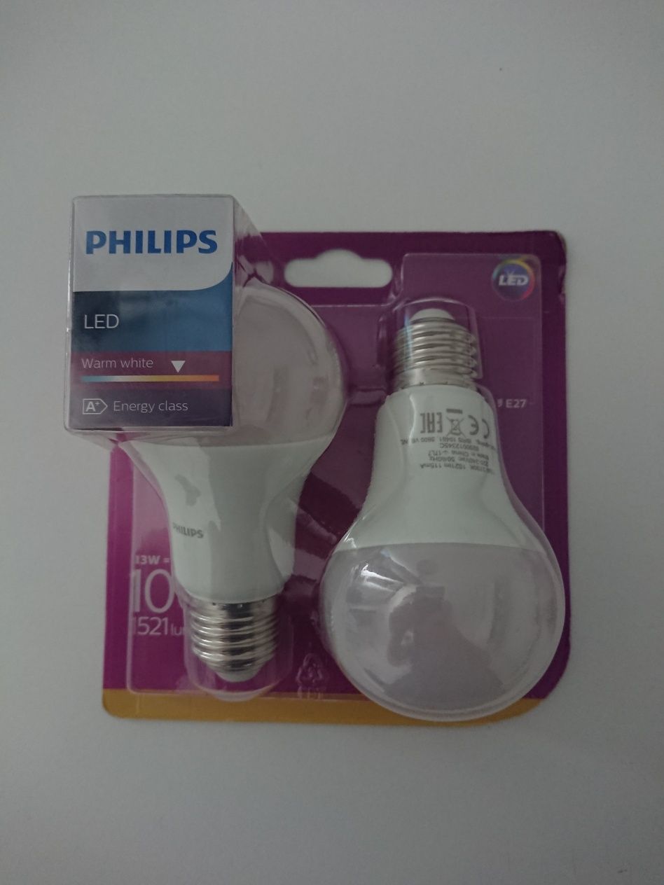 Becuri LED Philips E27 13W