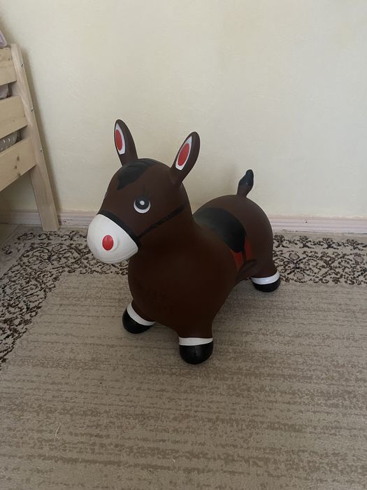 Резиновый попрыгун лошадка