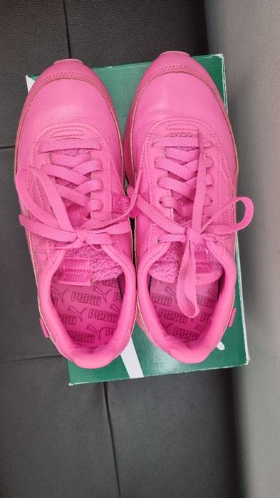 PUMA оригинални розови кецове с кутия, номер 36