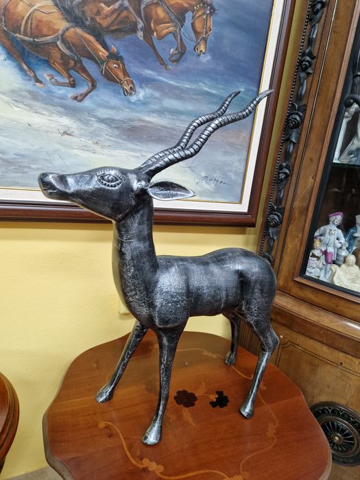 Огромна антикварна метална фигура статуетка газела