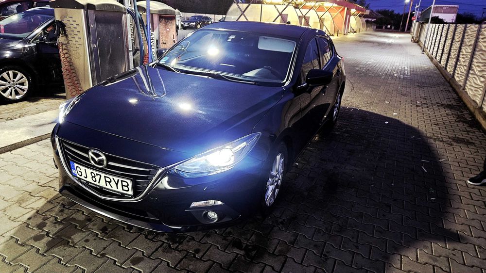 Mazda 3 hatchbach