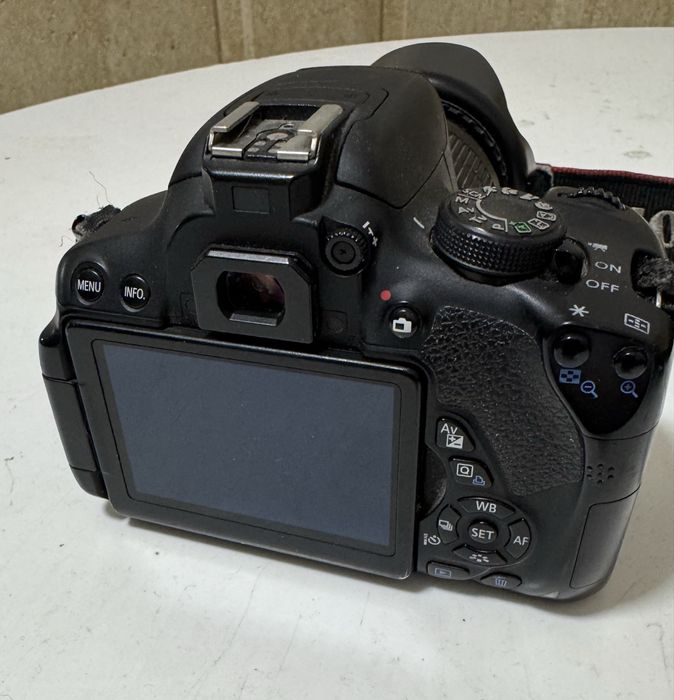 Canon 700 foto aparat