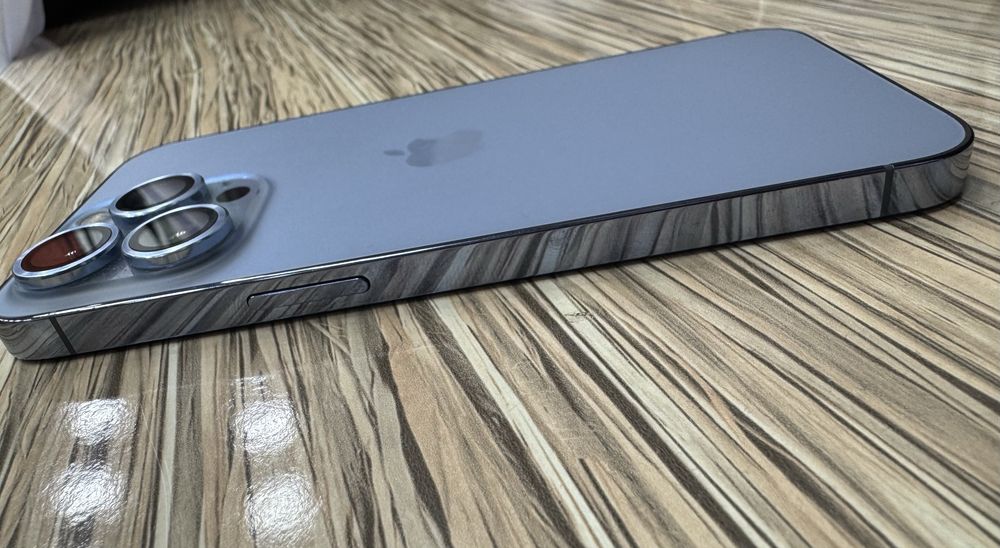 Karobka dakumenti bo Iphone 13pro 128gb akuratniy ishlatilgan