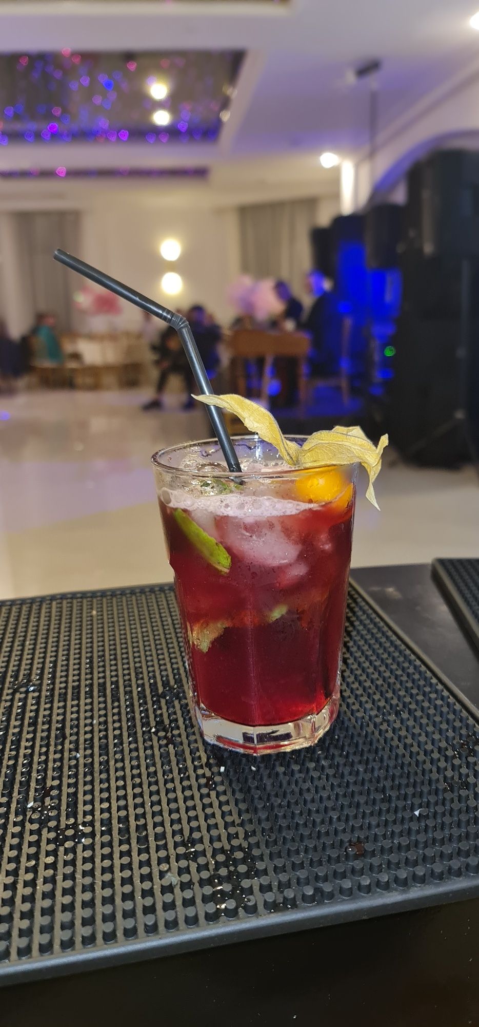 Open bar & tort shoturi