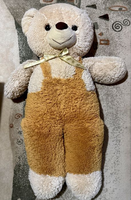 Голямо плюшено мече