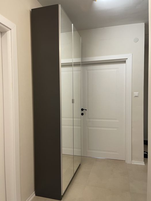 Гардероб с огледала от серията Pax Ikea