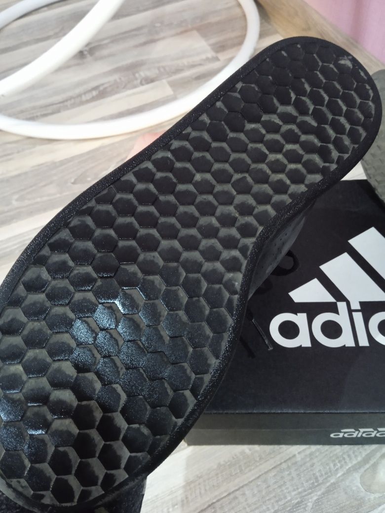 Маратонки Adidas