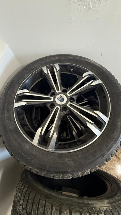 Продам диски с зимними шинами R18