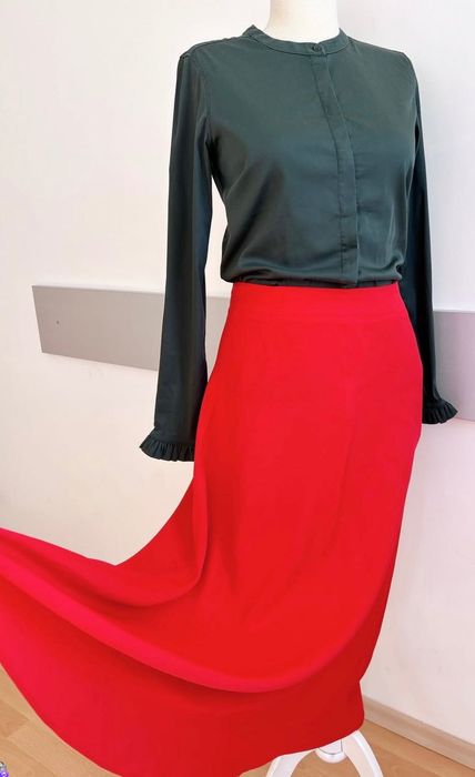 Разкошна дълга пола в червено Just in case & риза Mos Mosh