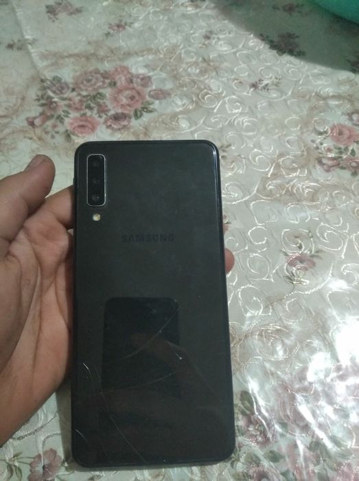 Samsung A750     64/4