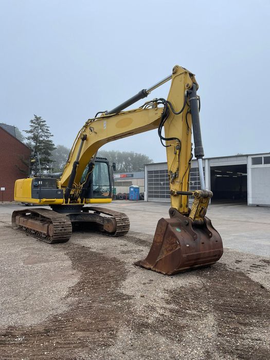 Excavator pe senile NEW HOLLAND KOBELCO E305 / RATE LEASING / 2014