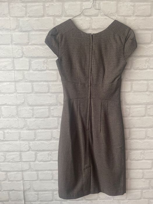Елегантна рокля H&M в перфектно състояние
