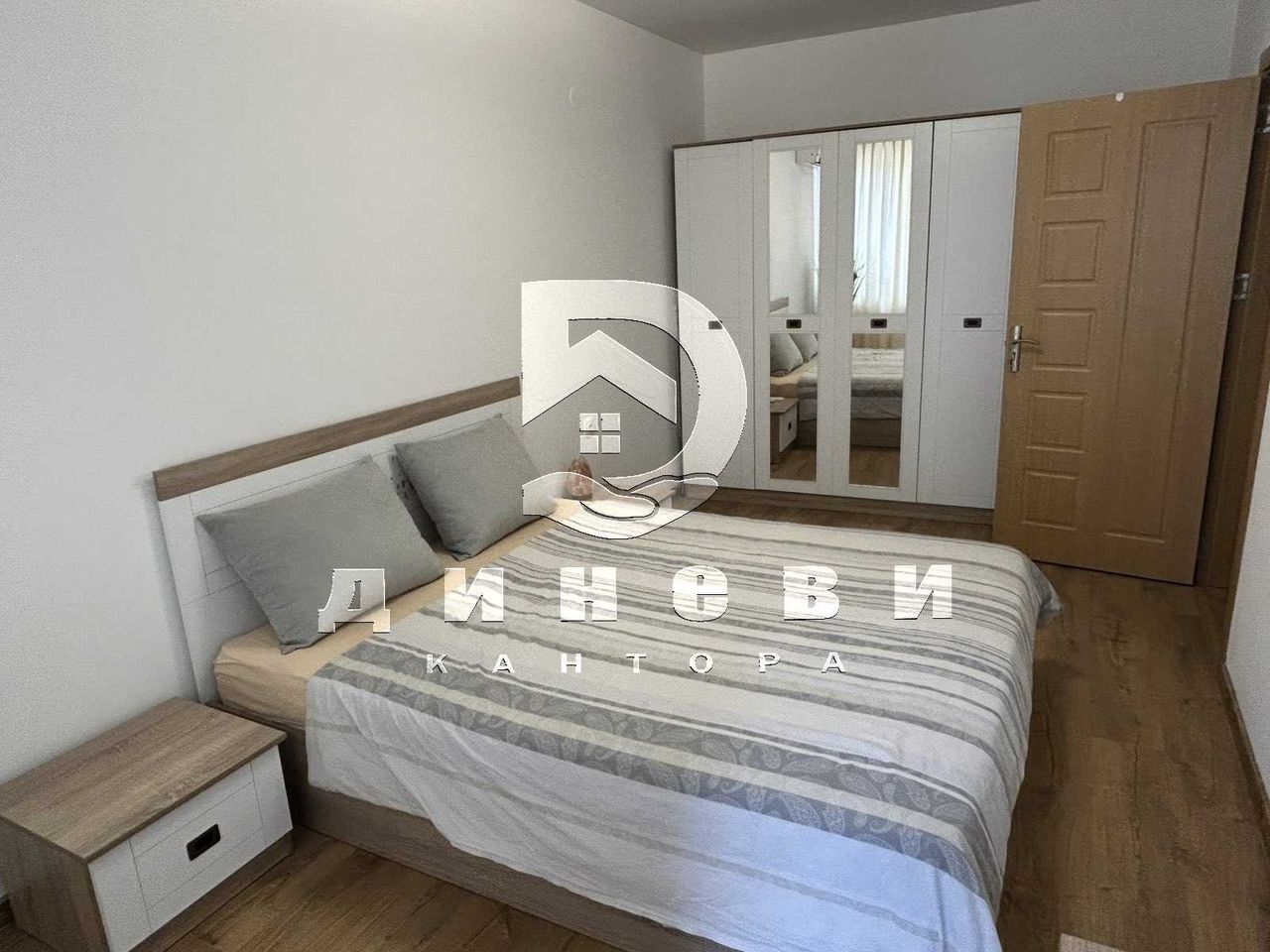 Продава се Тристаен апартамент в Стара Загора, Център - 115 кв.м за 1694 €/кв.м - Снимка #15