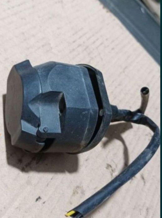 Priză la remorcă,asigur expedierea coletului avantajos la orice destin