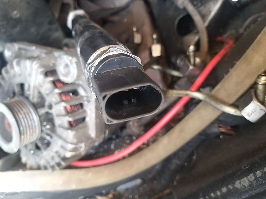 Рейка с датчик и клапан за БМВ/BMW 2.0D 177k.c N47