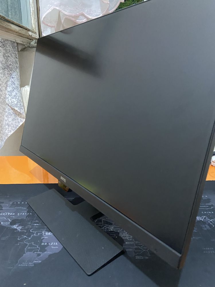 Monitor ekran sotiladi