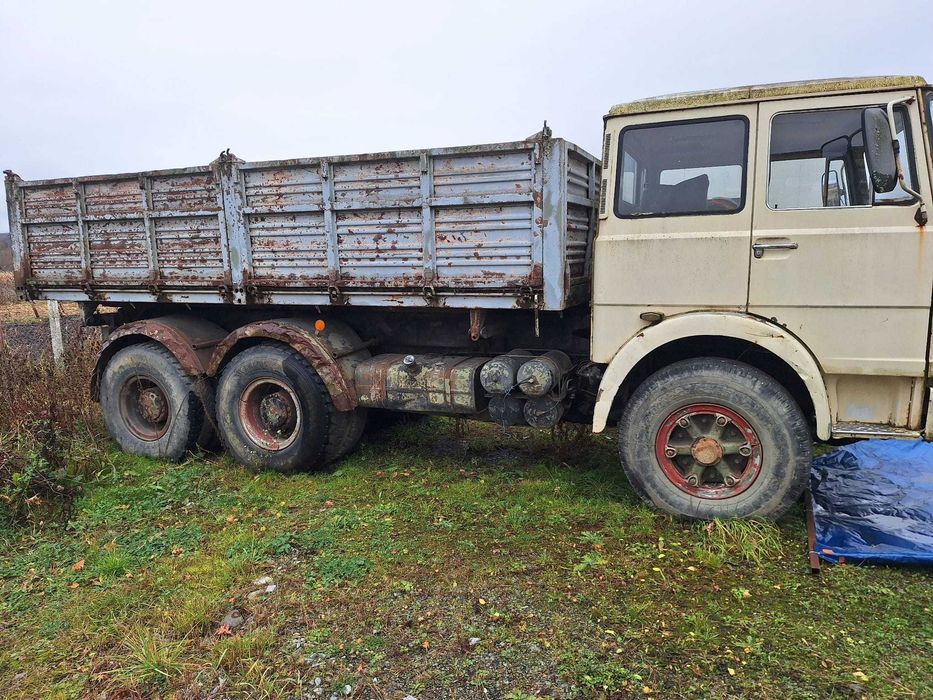 Camion Fiat 697 NP,  6X4, basculabil pe 3 parti.