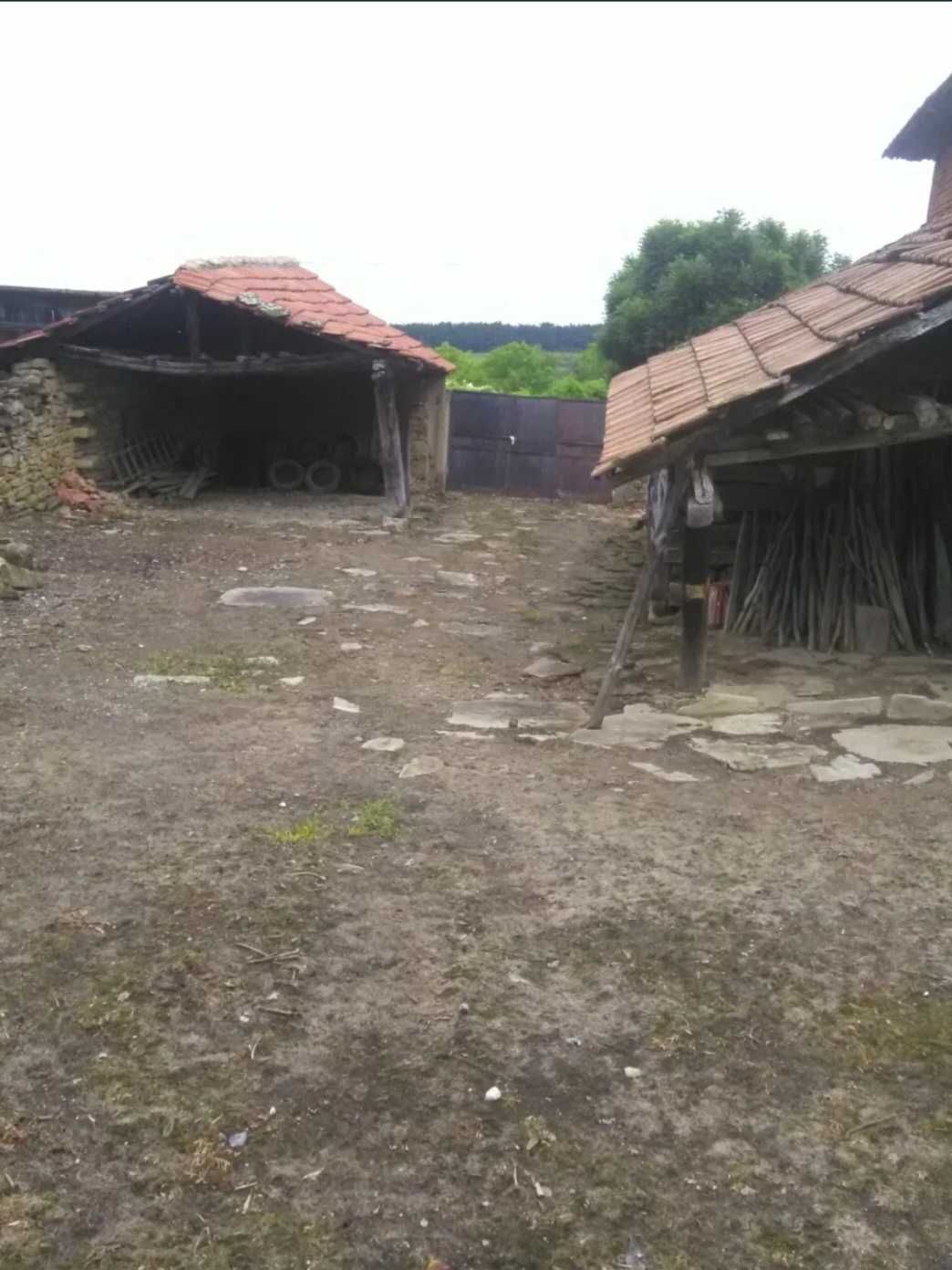 Къща в село Буря