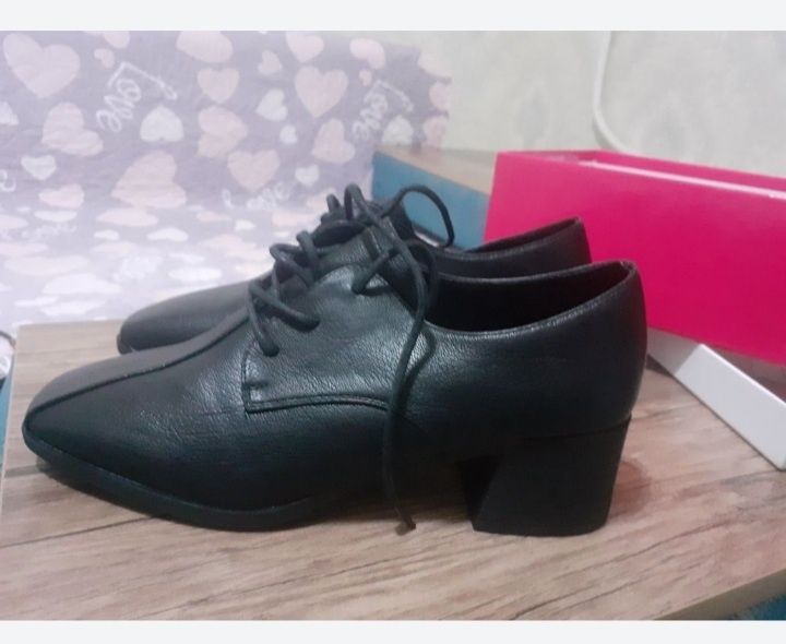 Туфли новые 39р в коробке