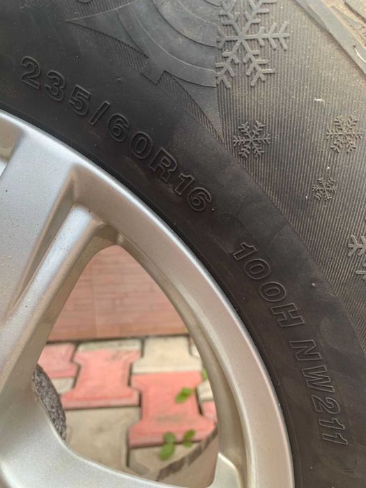 Jante + Anvelope iarna, Toyota RAV4, 235/60/R16 - 1600 Lei