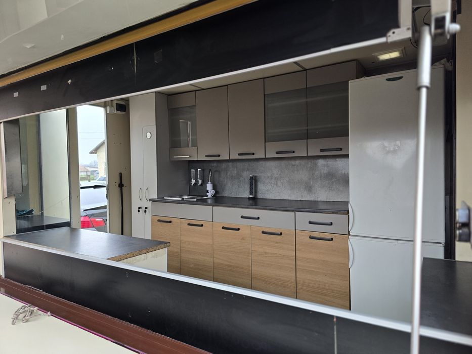 Мобилна кухня самоходна (кемпер)