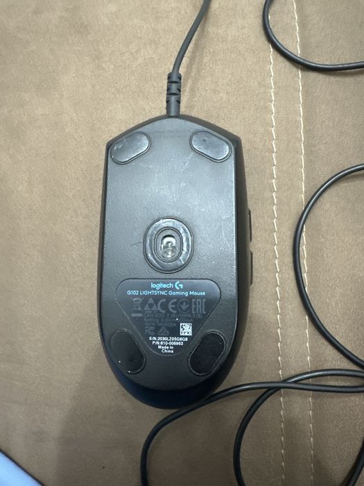 Продаю мышку Logitech  оригинал  Идеально работает