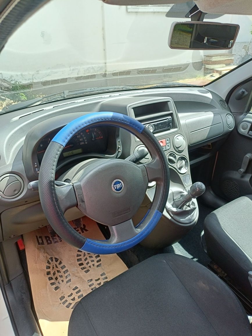 Vând Fiat panda 2007