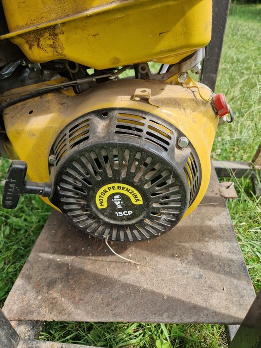 Tocator crengi, resturi vegetale