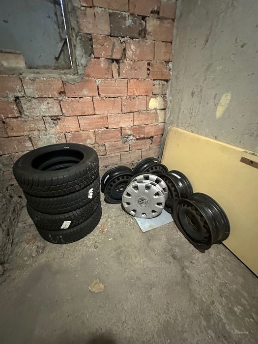 Чисто нови зимни гуми с джанти може и отделно само джантити или гумите