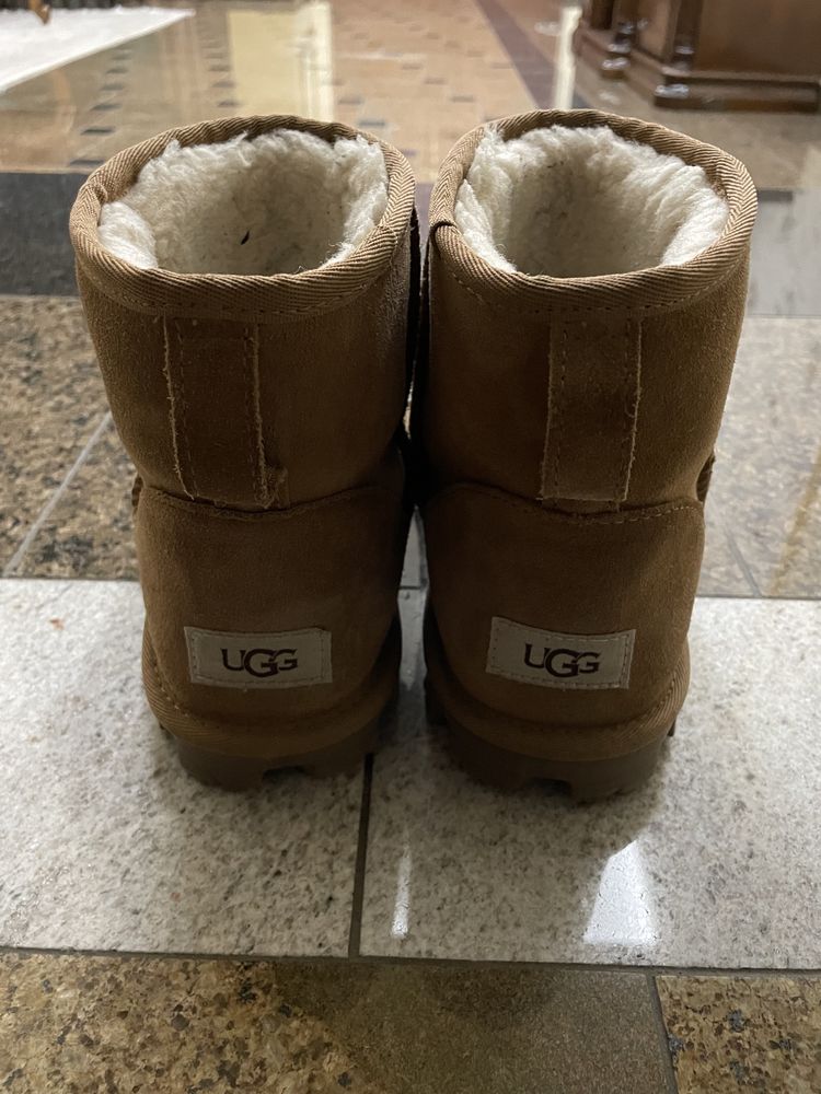 UGG Australia Cizme