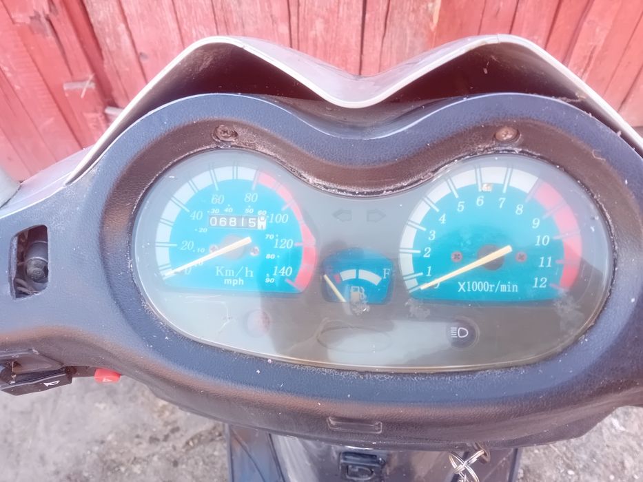 Vând scuter de 150