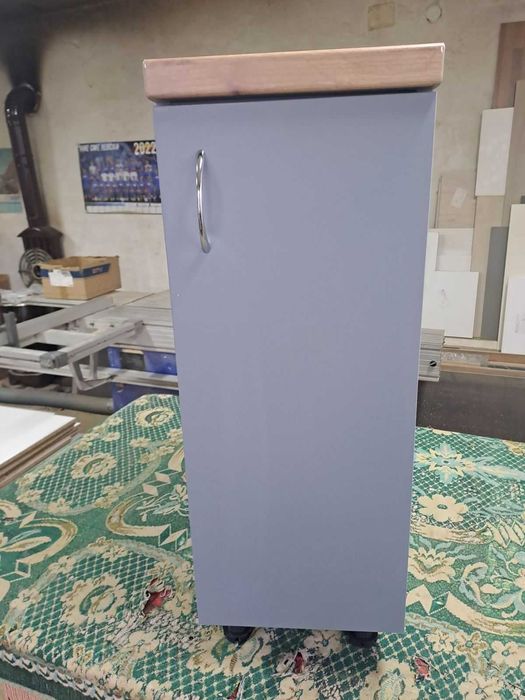 Кухненски шкаф .