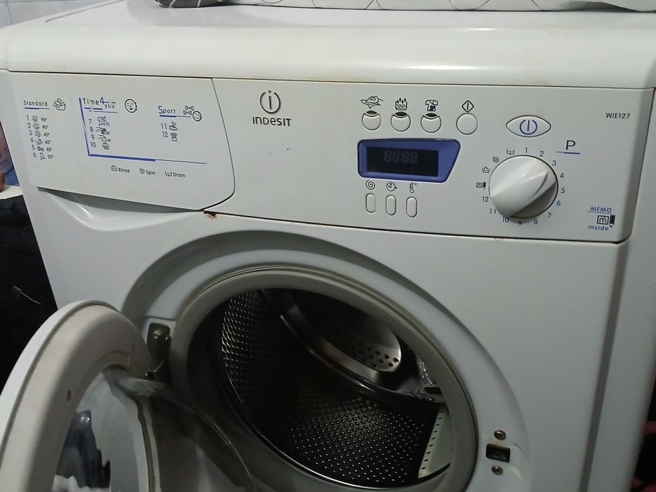 De vânzare mașină